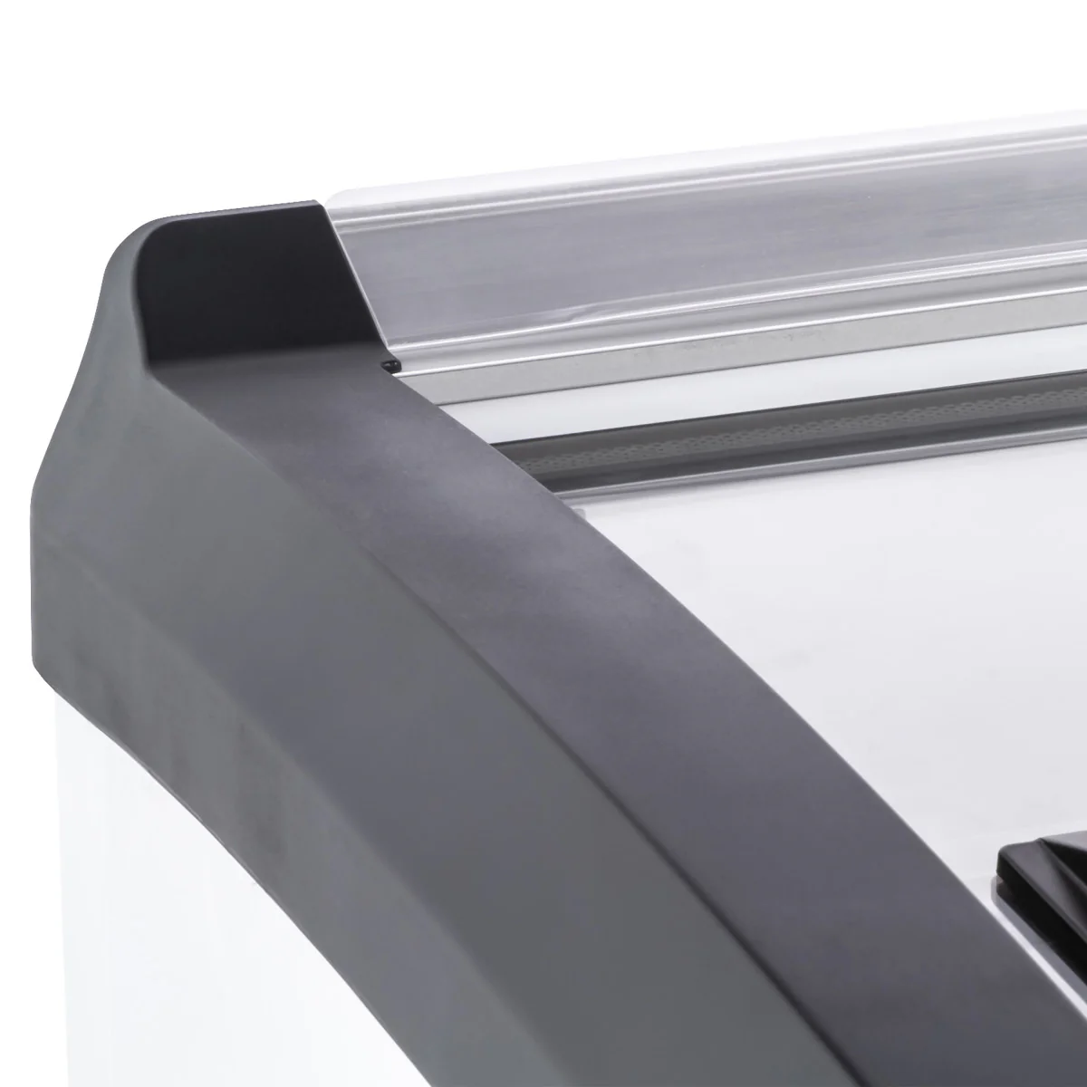 Maxx Cold X-Series Curved Glass Top Mobile Ice Cream Display Freezer - Image 6