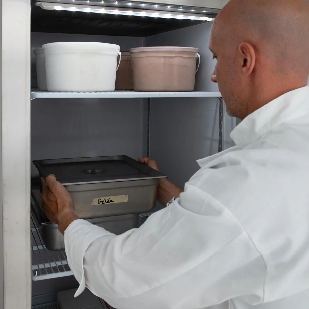 Maxx Cold V-Series 1 Door Reach-In Freezer, Bottom Mount - Image 3
