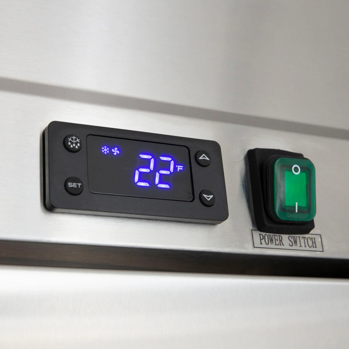 Maxx Cold V-Series 1 Door Reach-In Freezer, Bottom Mount - Image 5