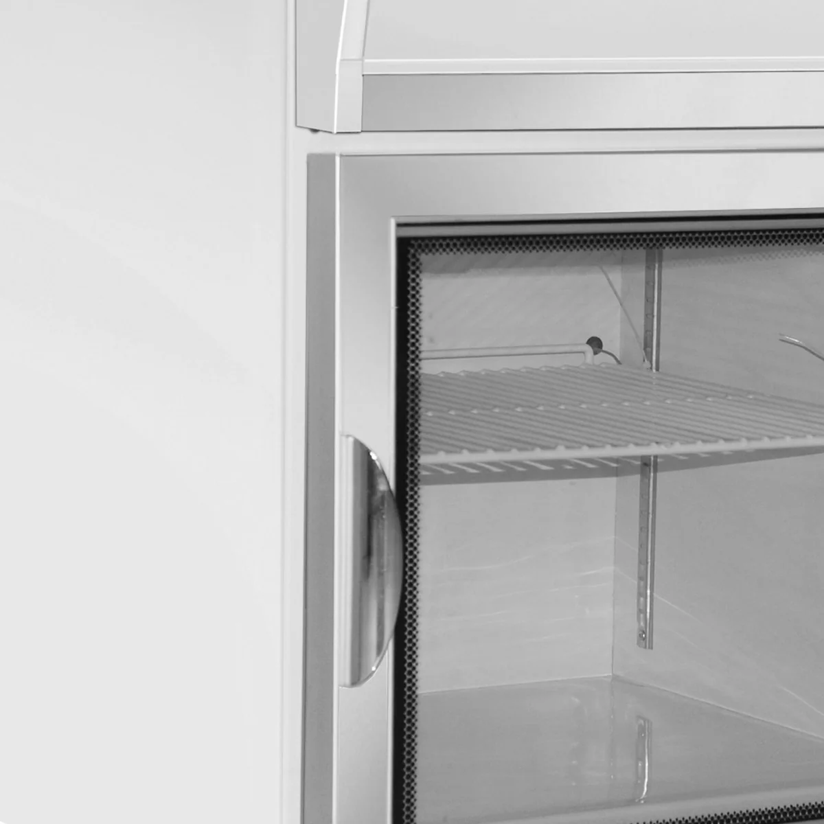 Maxx Cold X-Series Glass Door Countertop Merchandiser Freezer - Image 5