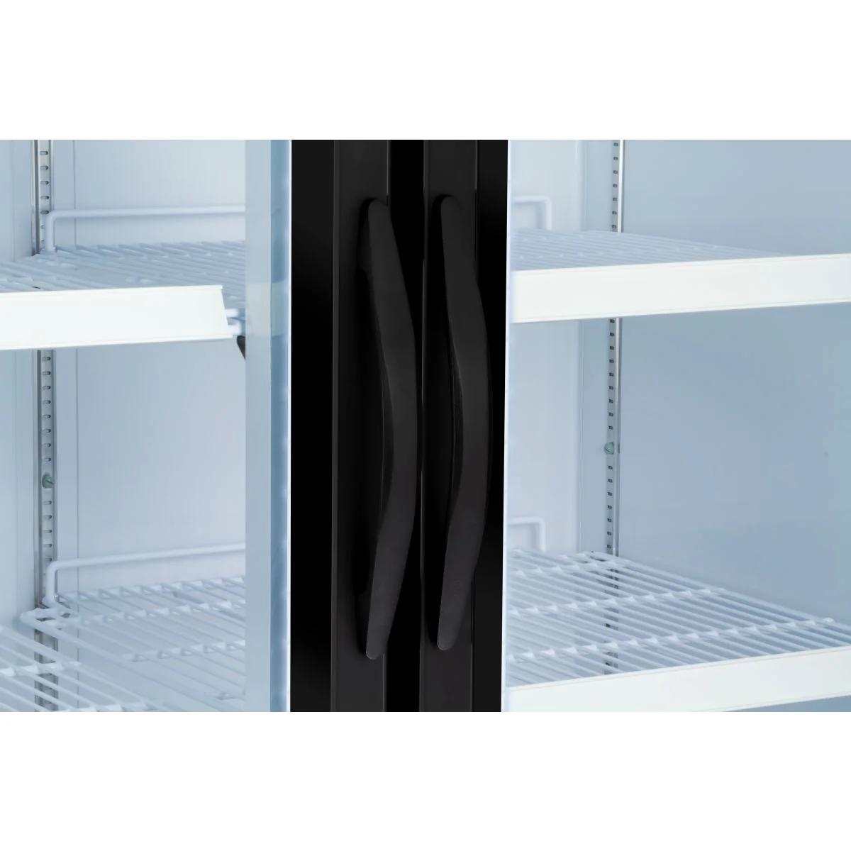 Maxx Cold X-Series Triple Glass Door Merchandiser Freezer - Image 4