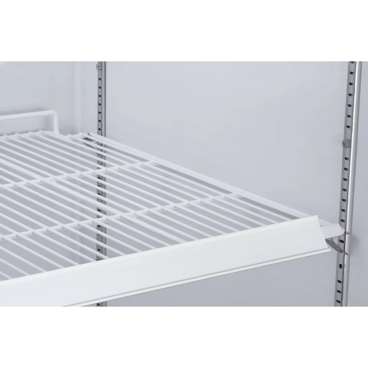 Maxx Cold X-Series Triple Glass Door Merchandiser Freezer - Image 5