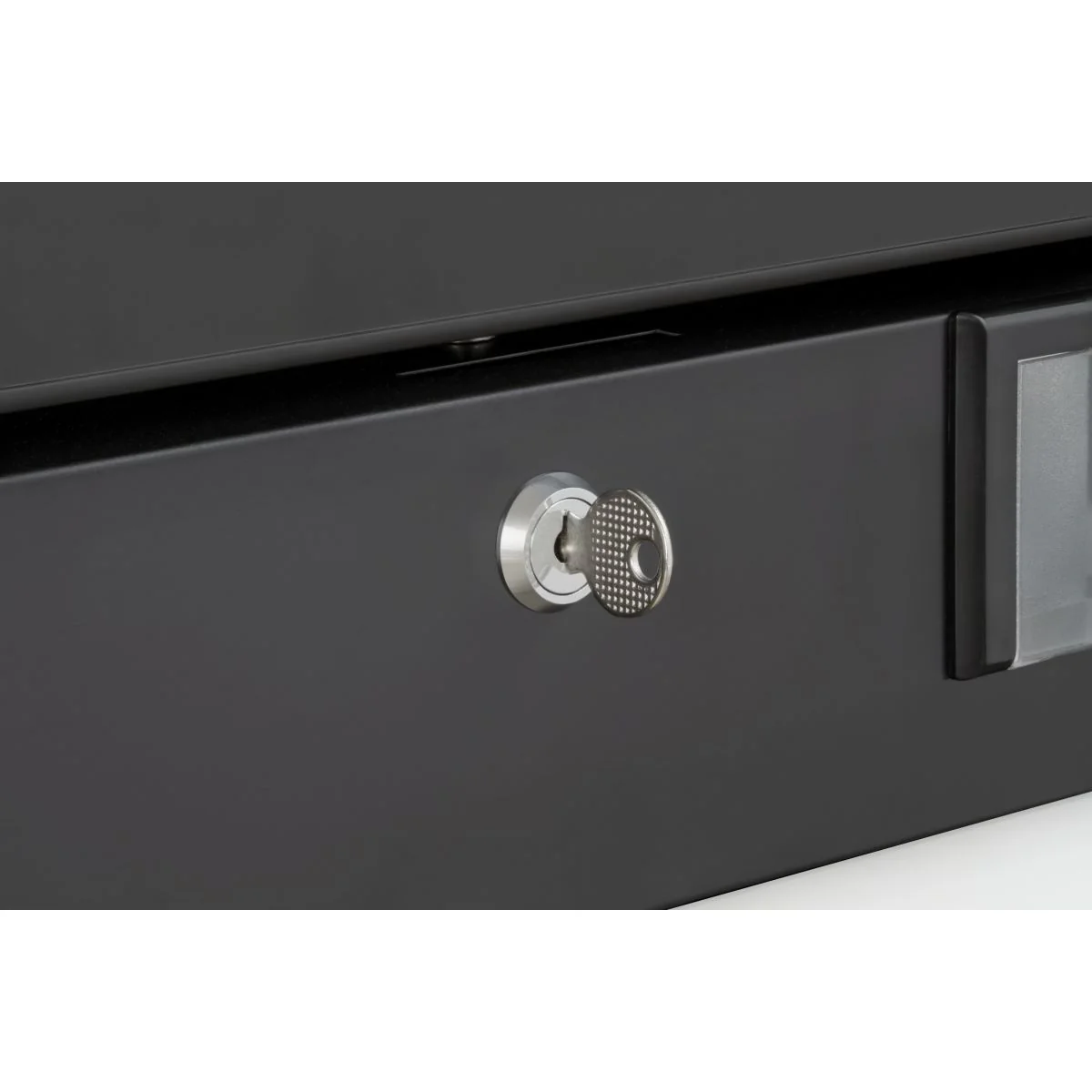 Maxx Cold X-Series Triple Glass Door Merchandiser Freezer - Image 6