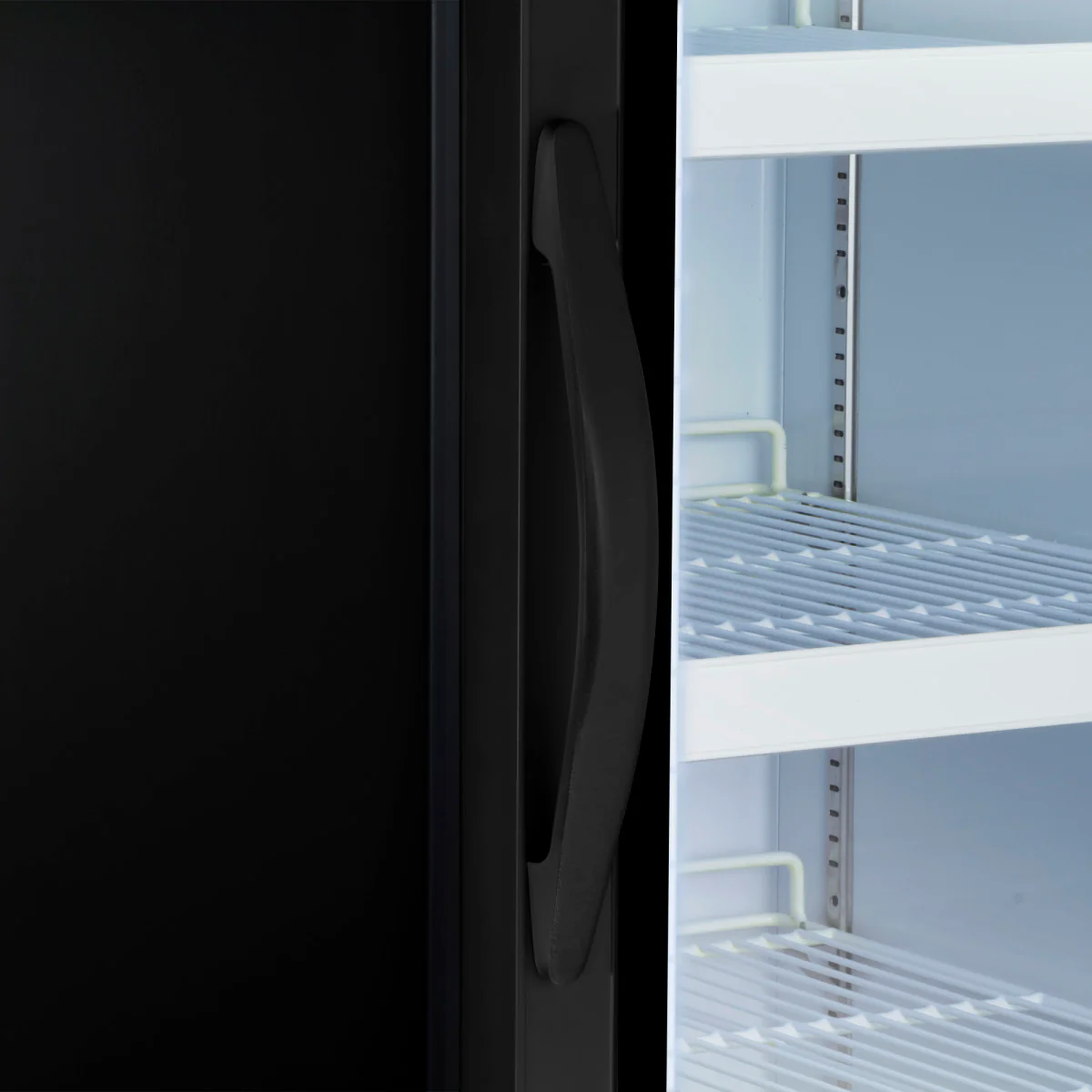 Maxx Cold Single Glass Door Merchandiser Refrigerator - Image 4