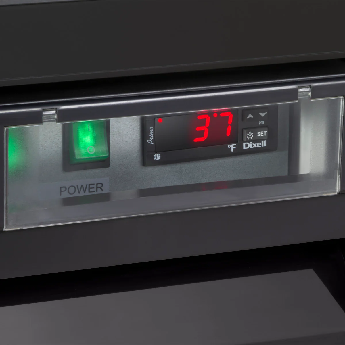 Maxx Cold X-Series Triple Glass Door Merchandiser Refrigerator - Image 4