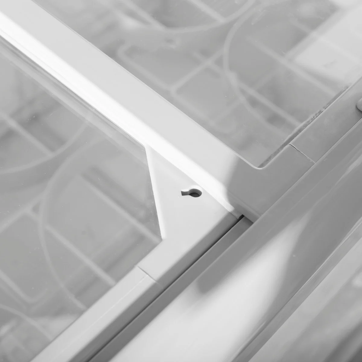 Maxx Cold X-Series Sliding Glass Top Mobile Ice Cream Display Freezer - Image 5
